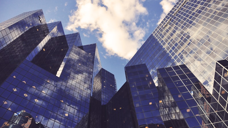 従来の動画編集とAI動画編集の比較